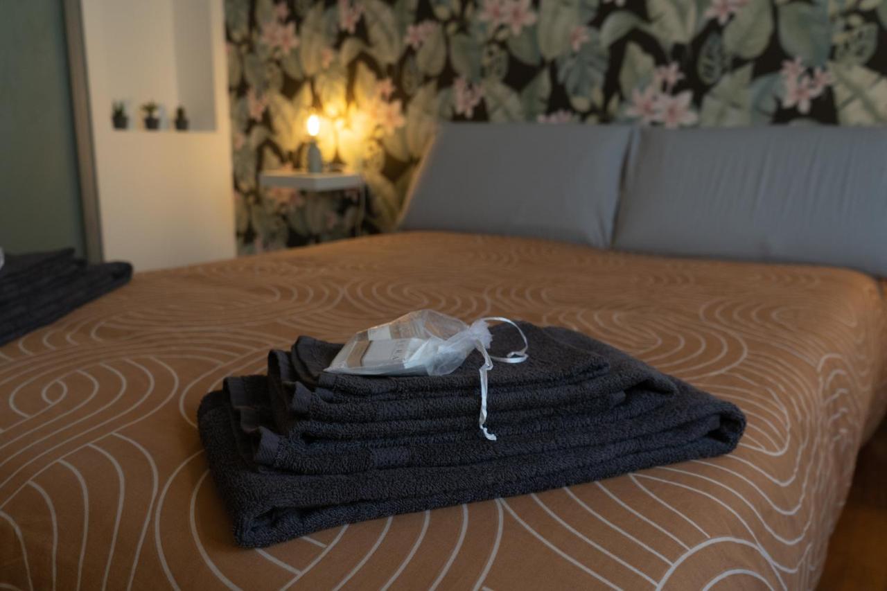 Centro Storico-Dimora Con Terrazza- Wi-Fi E Ac Apartment อัสตี ภายนอก รูปภาพ